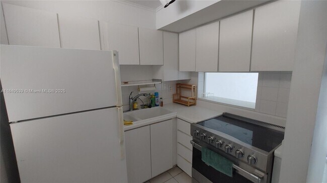 Building Photo - 3030 Marcos Dr