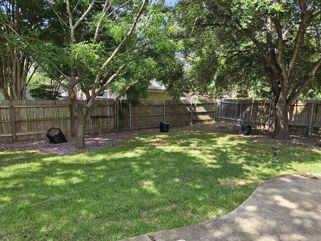 Building Photo - 2002 Caspian Cove