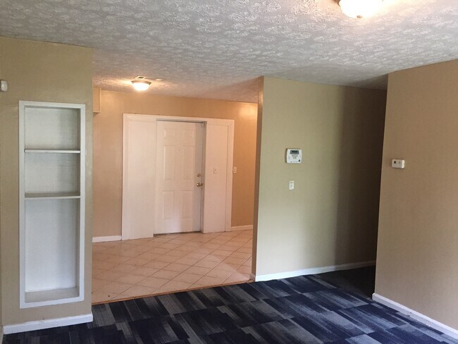 Building Photo - **AVAILABLE NOW**Total Electric East Columbus 4 bedroom/1 bathroom Home for Rent***