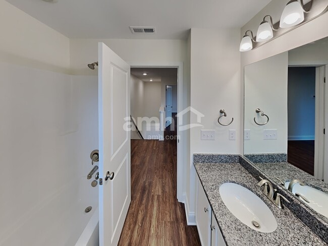 Building Photo - 1100 Amberly Wy