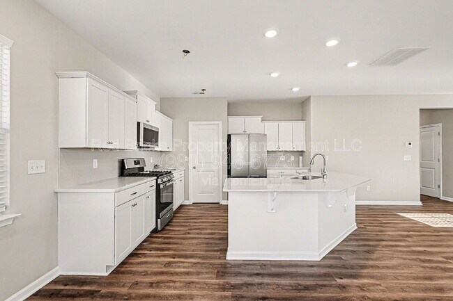 Building Photo - 435 Kennerly Center Dr