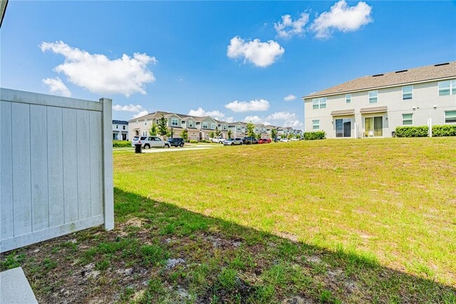 Building Photo - 1104 Lakeshore Breeze Pl