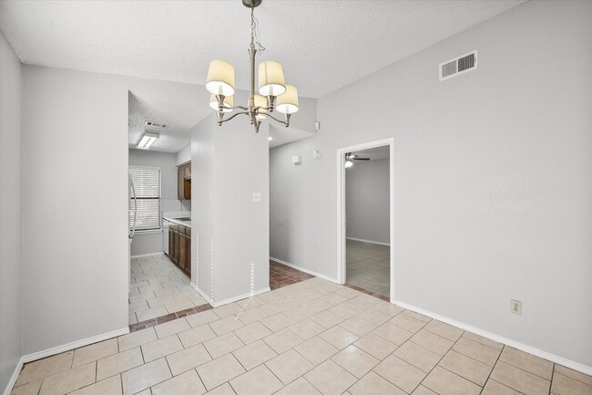 Building Photo - Affordable South Arlington