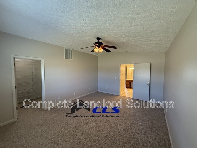 Building Photo - 1752 E Morgan Dr