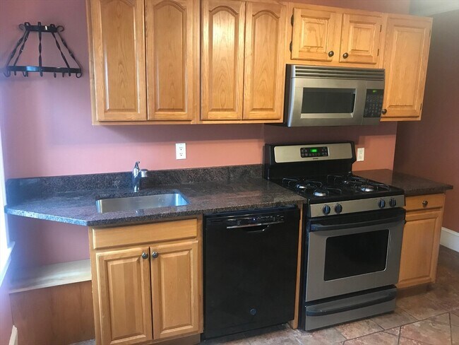 Building Photo - 45 Broad St