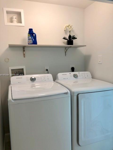 Building Photo - 621 NE 8th Ave