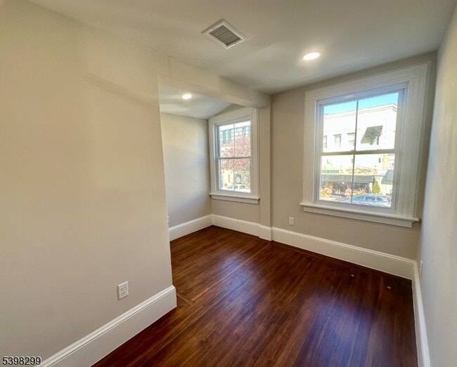 Building Photo - 328 Bloomfield Ave