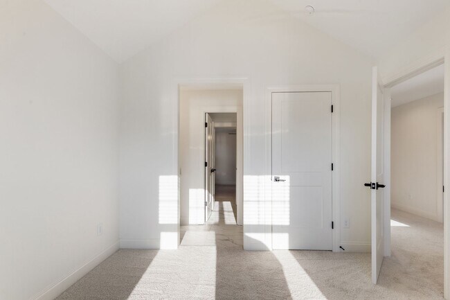 Building Photo - Maryville 37803 - 4 bedroom 3.5 bath - cal...