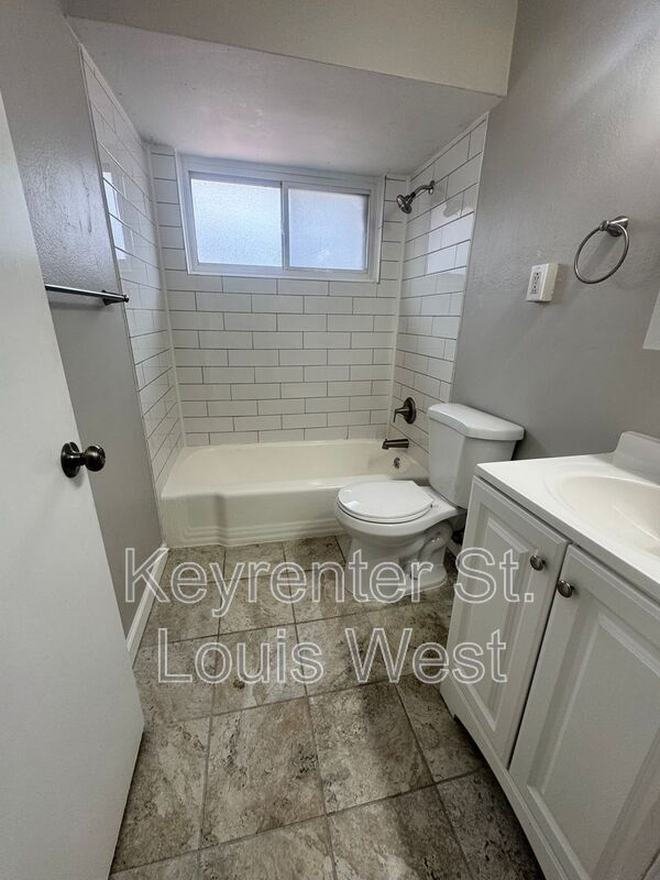Building Photo - 440 Eichelberger St