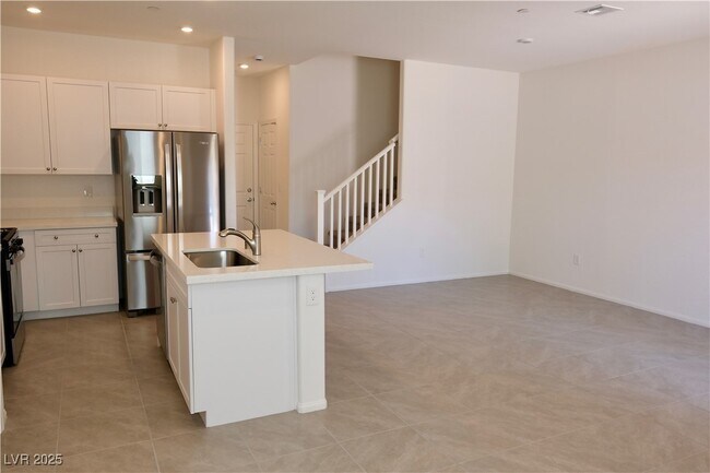 Building Photo - 1168 Heliodor Ave