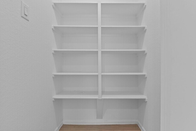 Building Photo - 18718 Clearwater Brk Dr