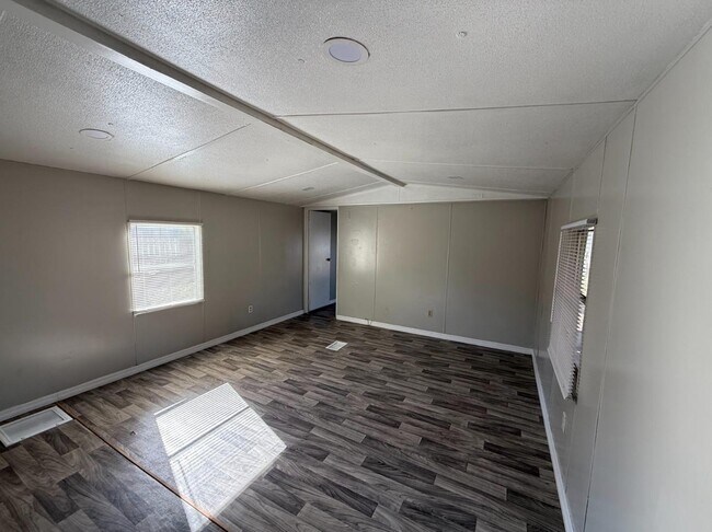 Building Photo - 8135 Tolles Dr