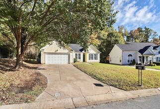 Building Photo - 9817 Northwoods Forest Dr