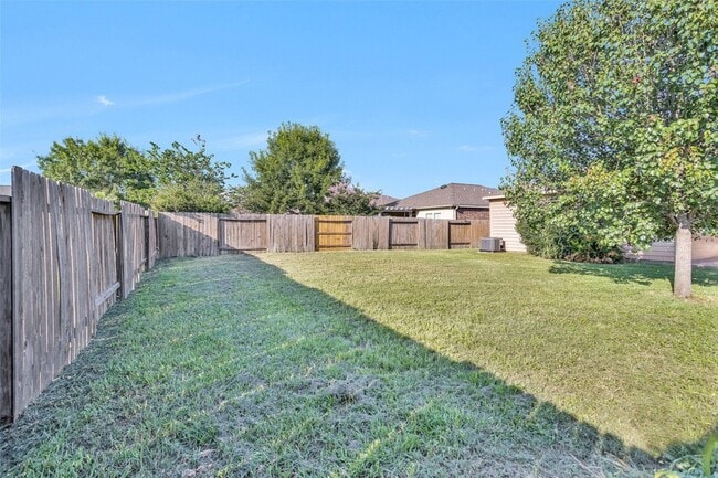 Building Photo - 30831 W Lost Creek Blvd