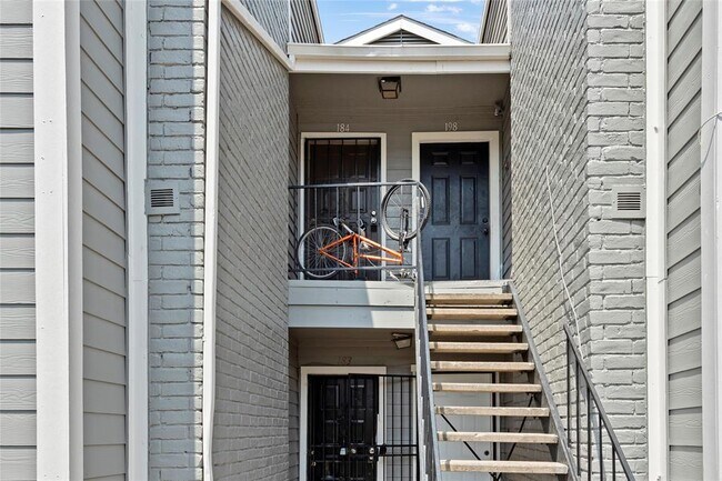 Primary Photo - 12500 Sandpiper Dr