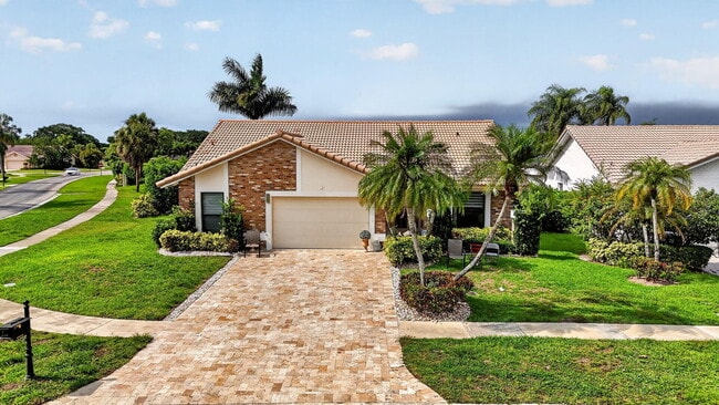 Building Photo - 10065 Camelback Ln