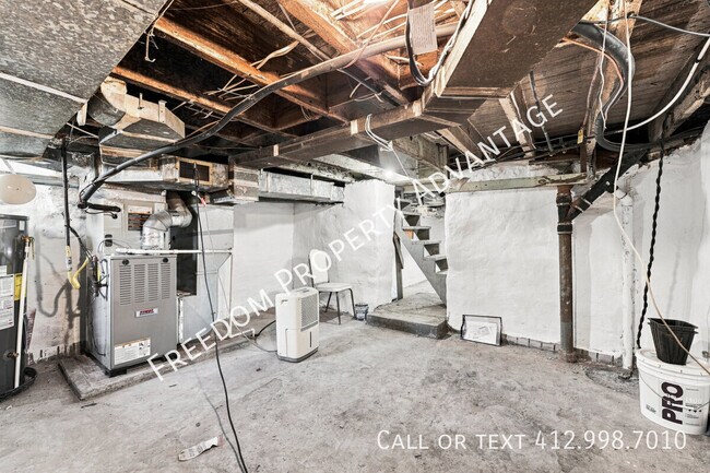 Building Photo - 1717 Sidney St