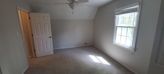 Building Photo - 709 NC-801