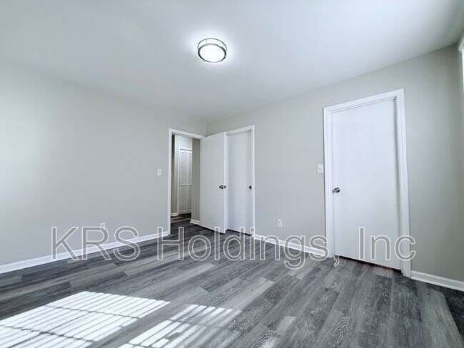 Building Photo - 4717 Willeva Dr