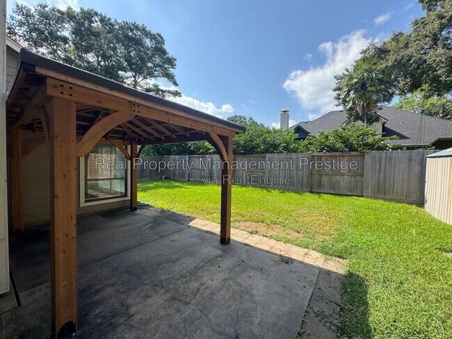 Building Photo - 15907 Spring Forest Dr