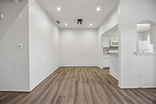 Building Photo - 8600 Coppertowne Ln