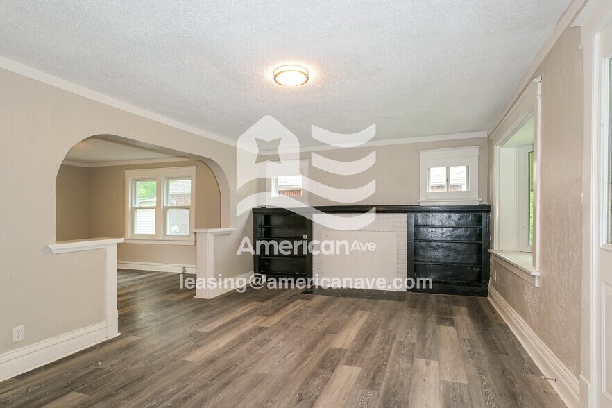 Building Photo - 8248 Monroe Ave