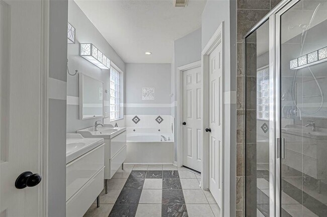 Building Photo - 4903 Knights Branch Dr