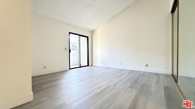 Building Photo - 31 Eastern Ave