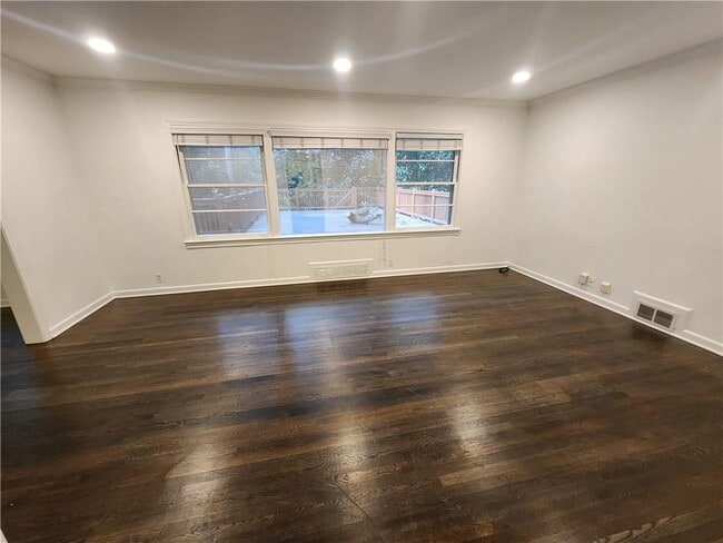 Building Photo - 2348 Clairmont Rd