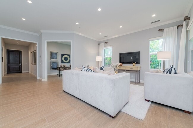 Building Photo - Fully Renovated 2 Bed, 2.5 Bath + Den Single Story Home Available NOW in Eastwood Village in Irvine!