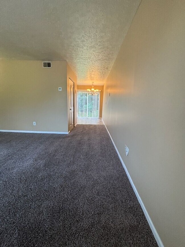 Building Photo - 409 Shelby Ave