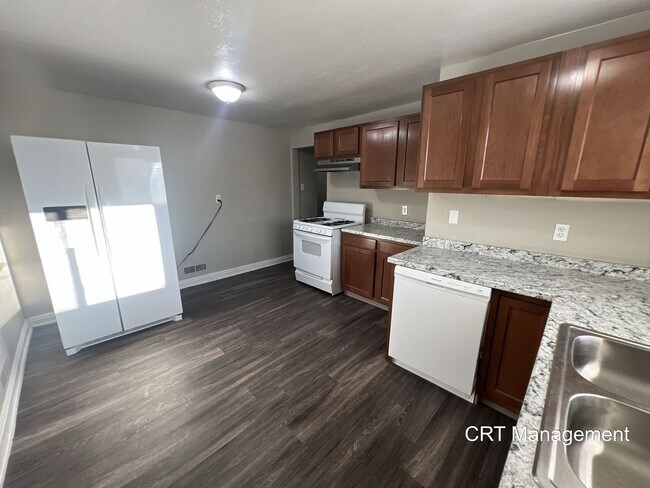 Building Photo - Freshly Updated 3-Bedroom, 1-Bathroom