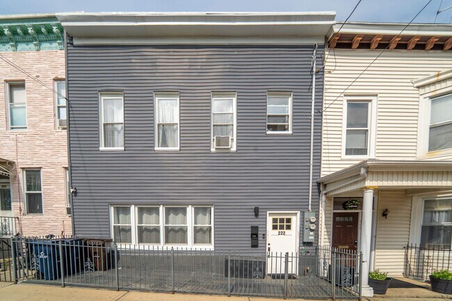 Building Photo - 222 69th St