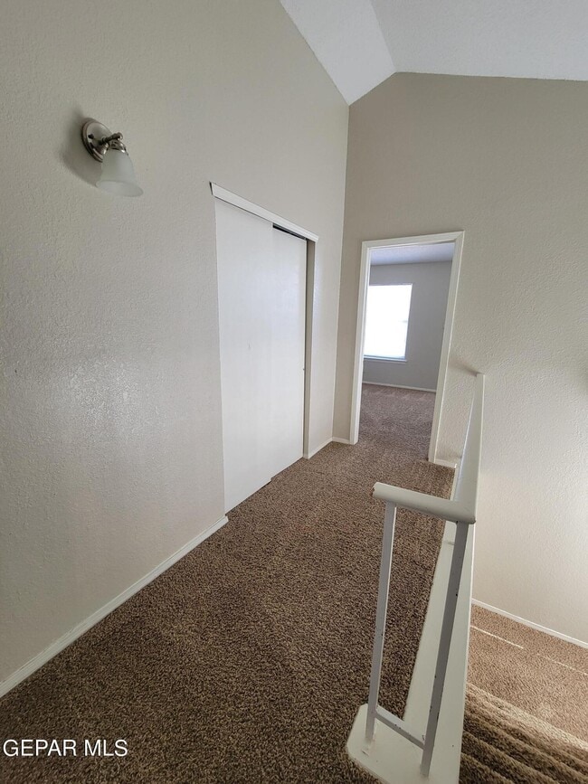 Building Photo - 3200 Mountain Ridge Dr