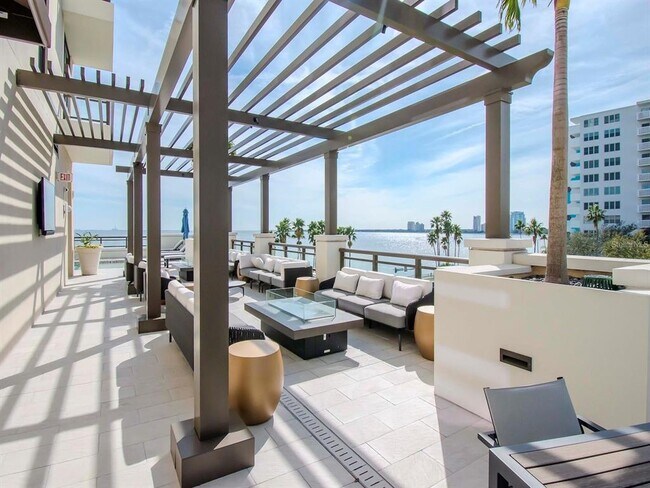 Building Photo - 2103 Bayshore Blvd