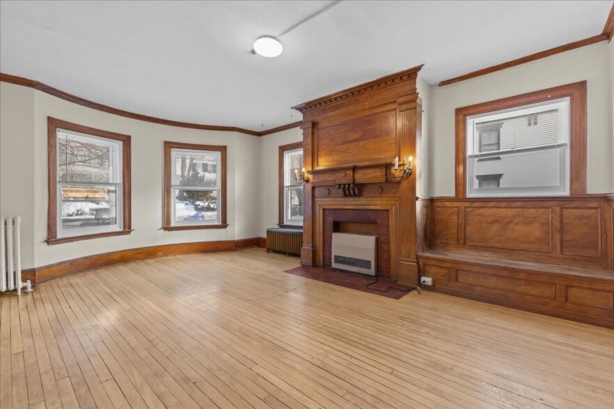 Building Photo - 207 S Union St