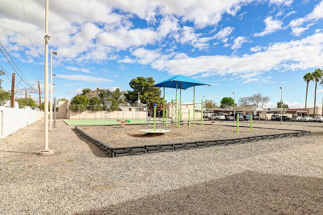 Building Photo - 17032 N 16th Dr