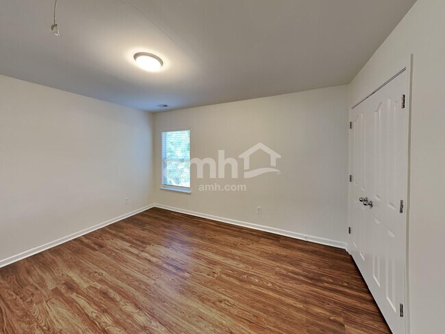 Building Photo - 107 Fleishhacker Pl