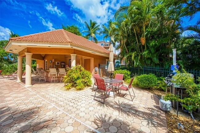 Building Photo - 14817 Laguna Dr