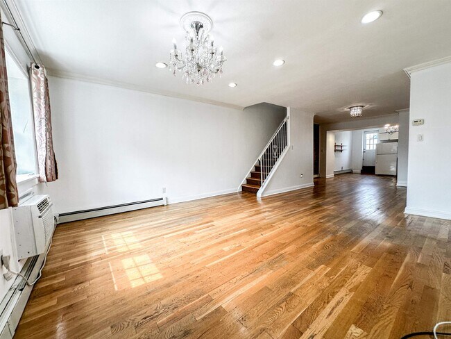 Building Photo - 639 Palisade Ave