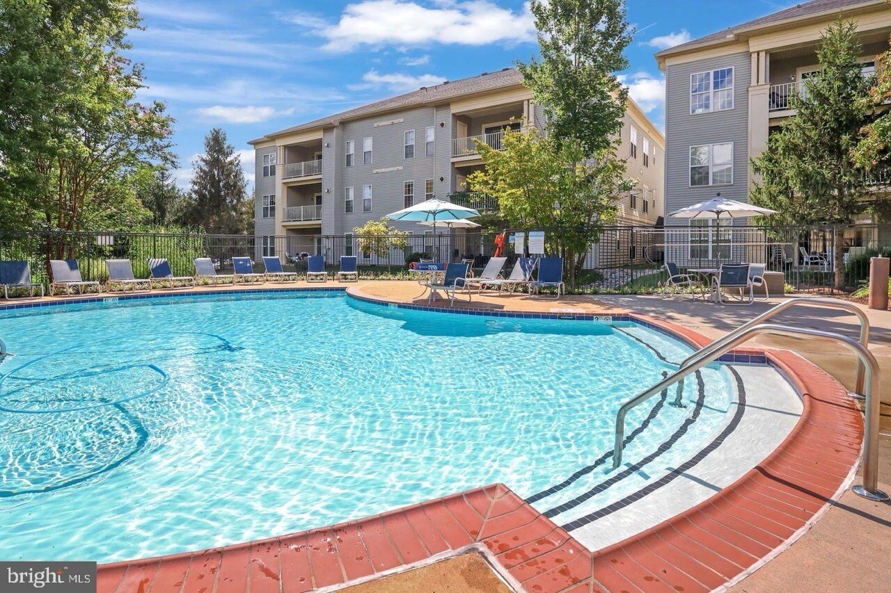 Building Photo - 11330 Westbrook Mill Ln