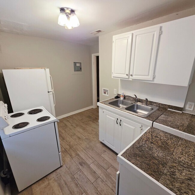 Building Photo - 2020 Rush Wind Dr
