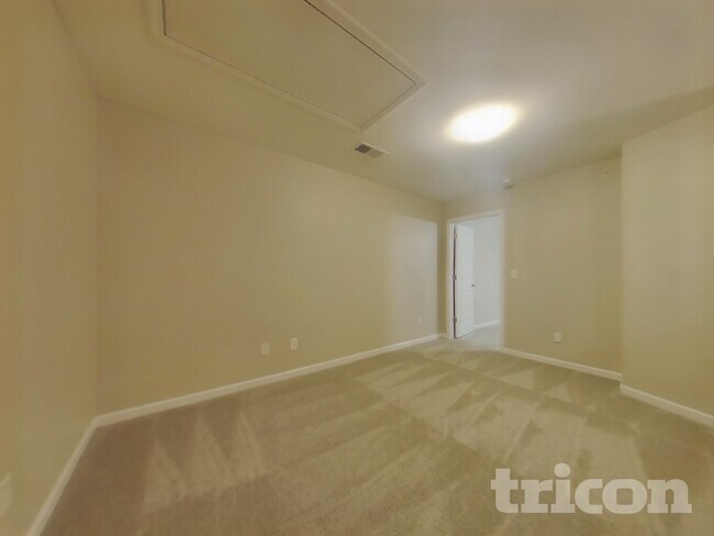 Building Photo - 502 Hickory Leaf Ct