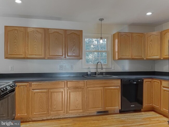 Building Photo - 19825 Fall Ct