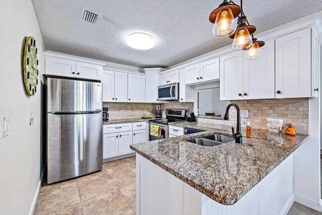 Building Photo - 1528 Ocean Dunes Cir
