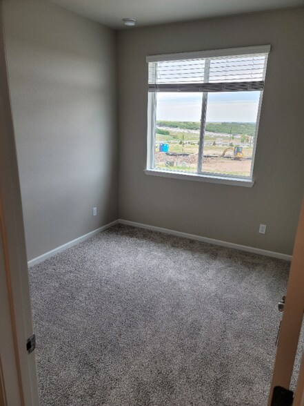 Building Photo - 463 Millwall Cir