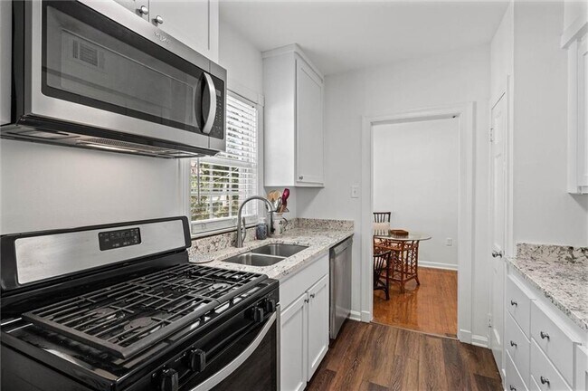 Building Photo - 214 Upham St