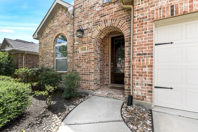 Building Photo - 2226 Falcon Brook Dr
