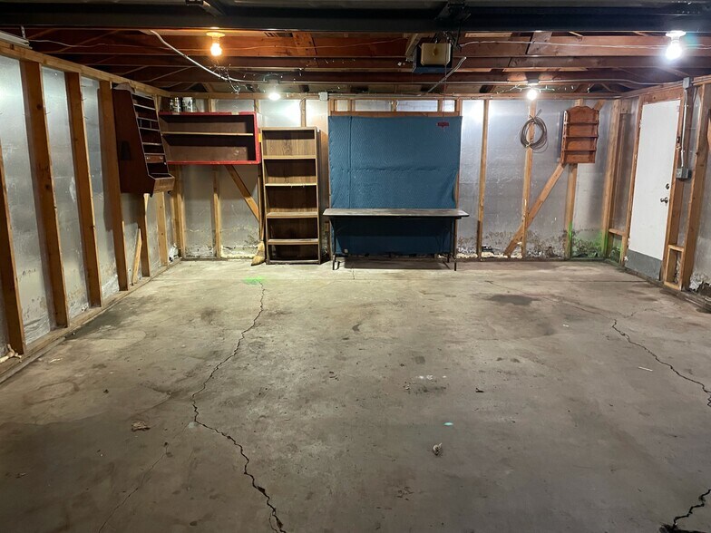 Garage - 2055 S 77th St