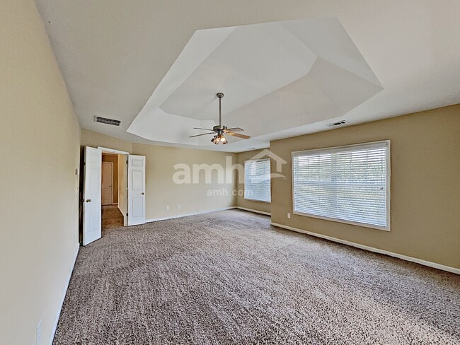 Building Photo - 327 Meadowcrest Cir